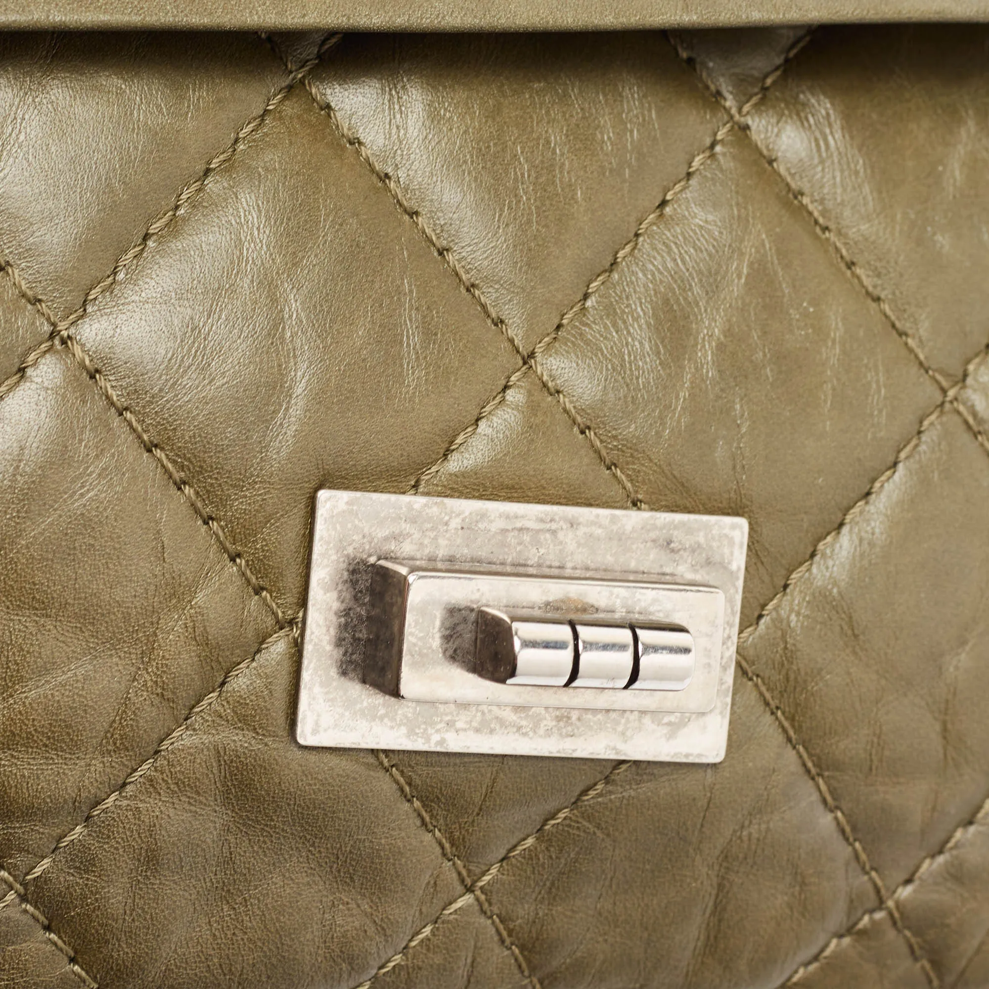 CHANEL Olive Green Quilted Aged Leather Reissue 2.55 Classic 227 New Bag
