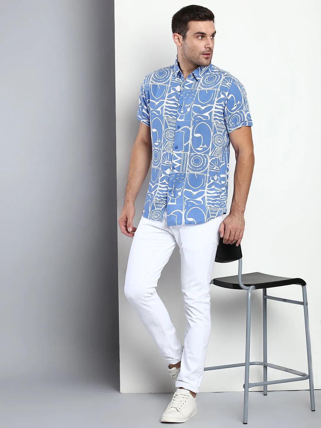 Men's Geometric Print Blue Slim Fit Rayon Casual Shirt With Spread Collar & Half Sleeves