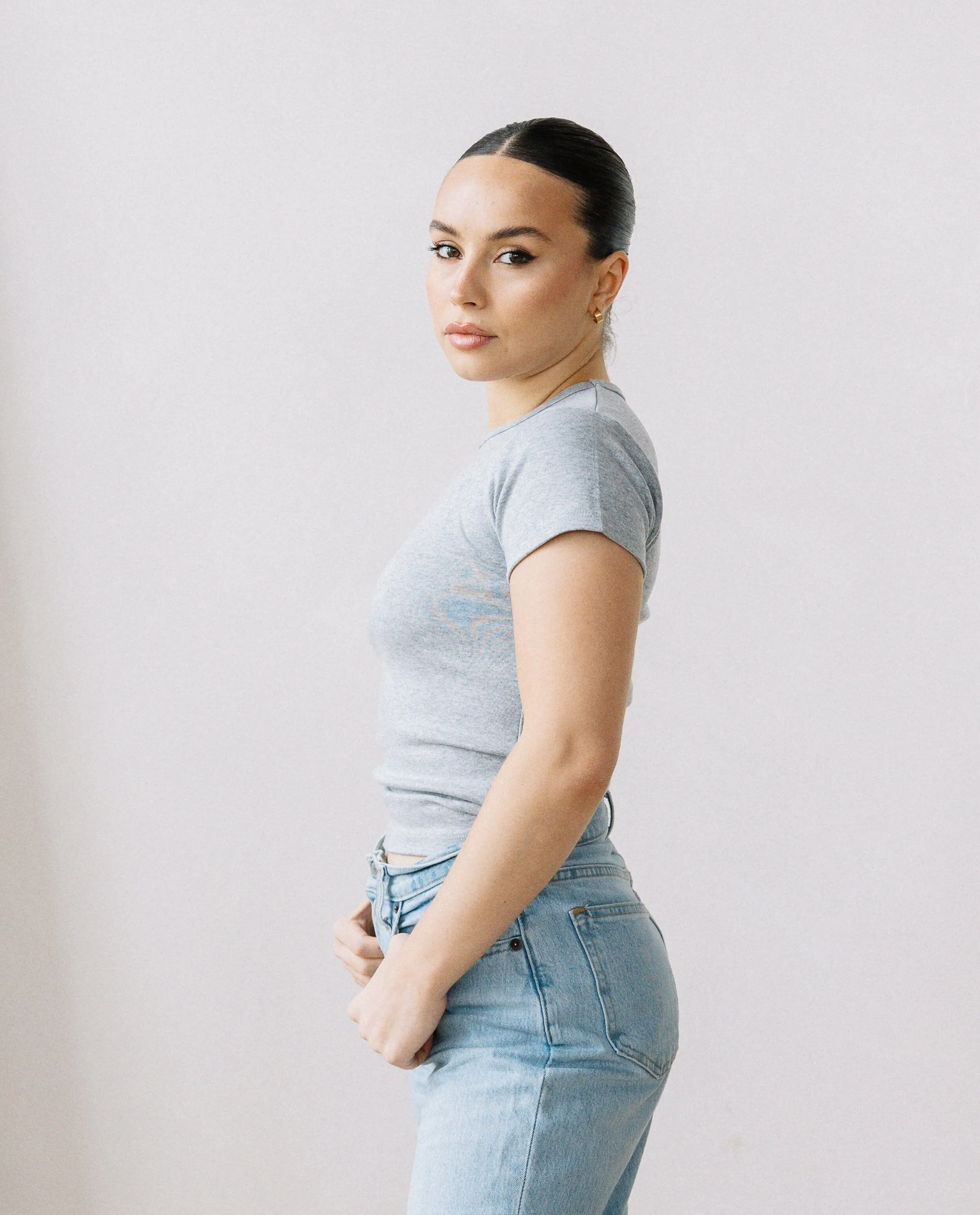 The Babe Tee in Heather Grey